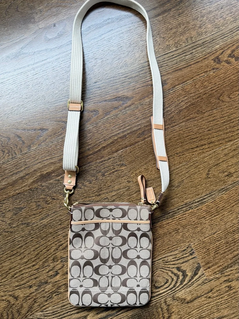 Vintage Coach Small Crossbody Bag in Beige Brown